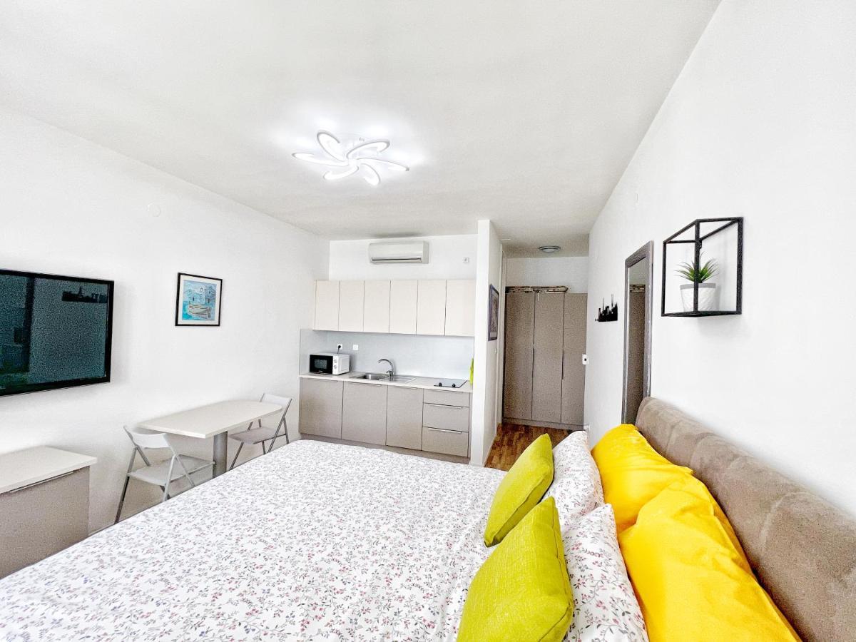 Studio Apartma Pag Blue Ocean 1 With Sea View Pag Town Exterior foto